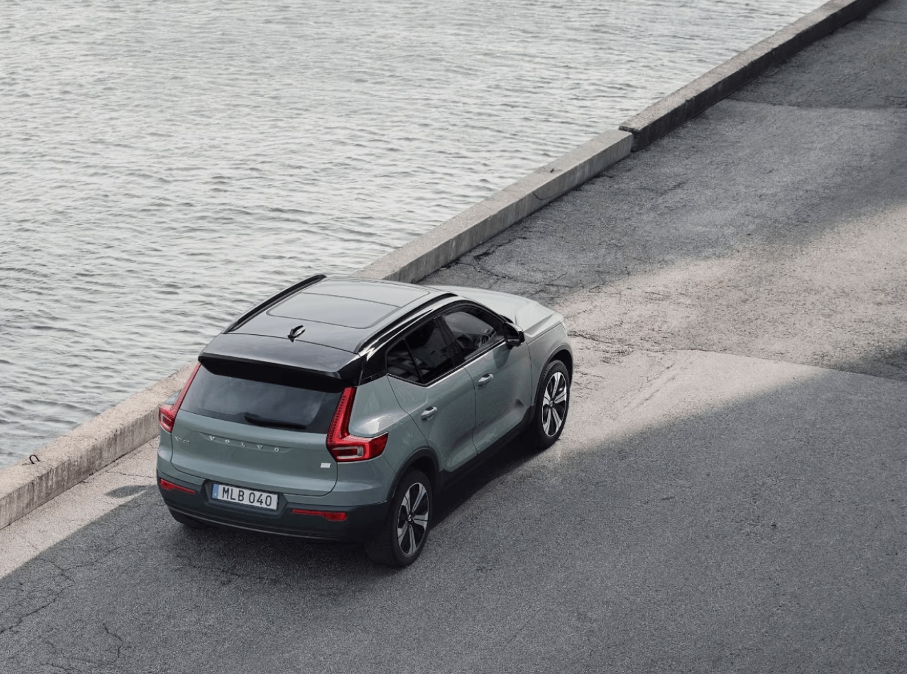 Tesla model y vs volvo xc40 recharge deals