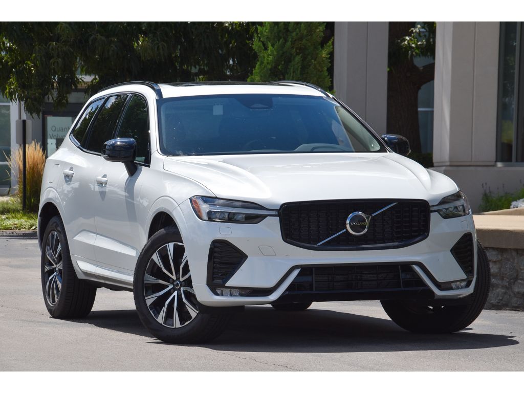 2025 Volvo XC60 Core's photo