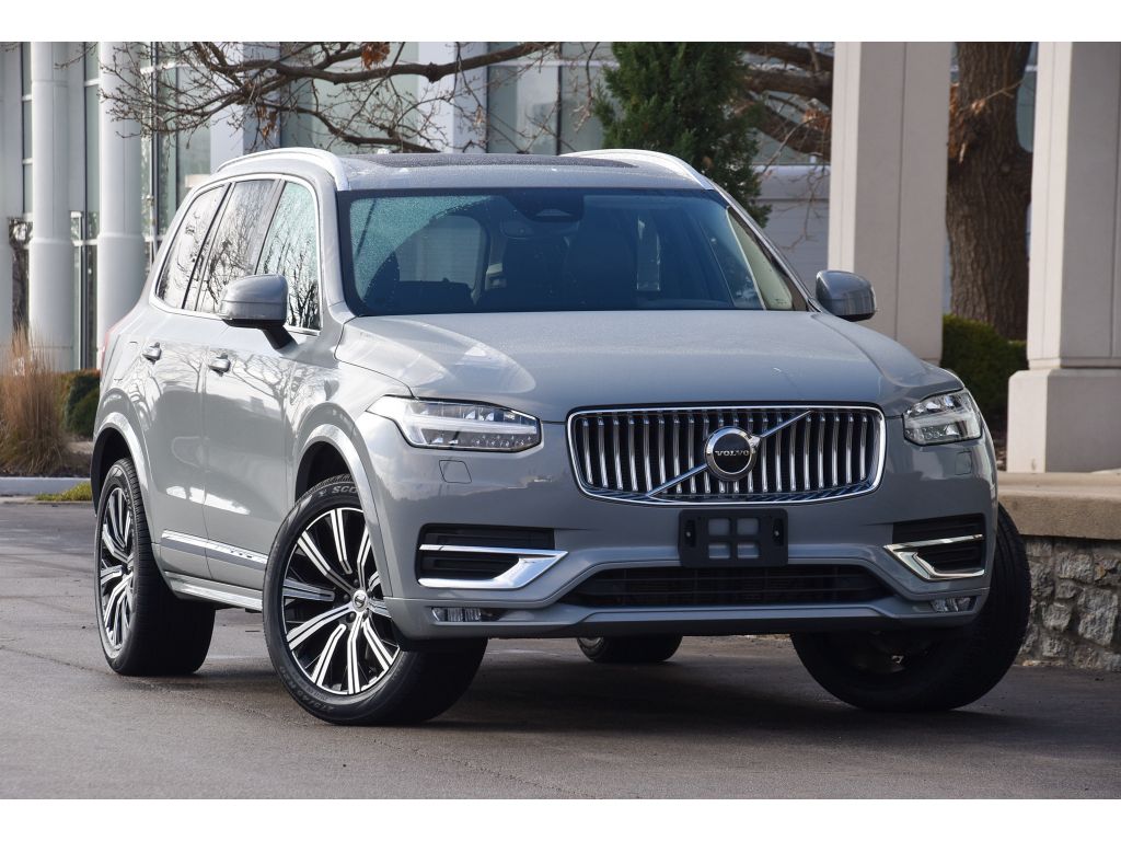 2024 Volvo XC90 Core's photo