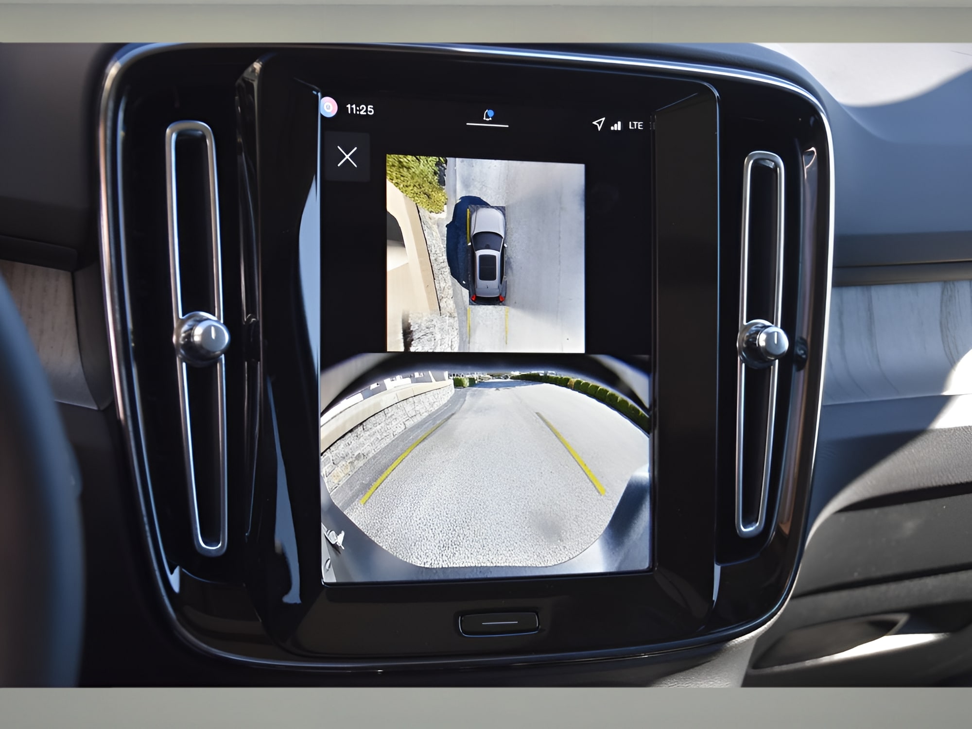 2026 Volvo XC40 Plus - Photo 21
