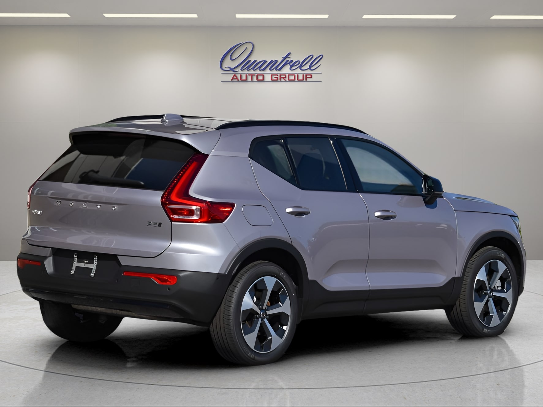 2026 Volvo XC40 Plus - Photo 4