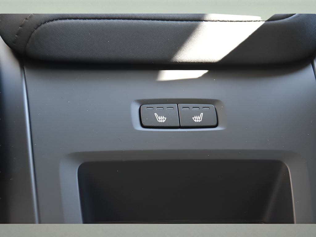 2026 Volvo XC60 Plus - Photo 15