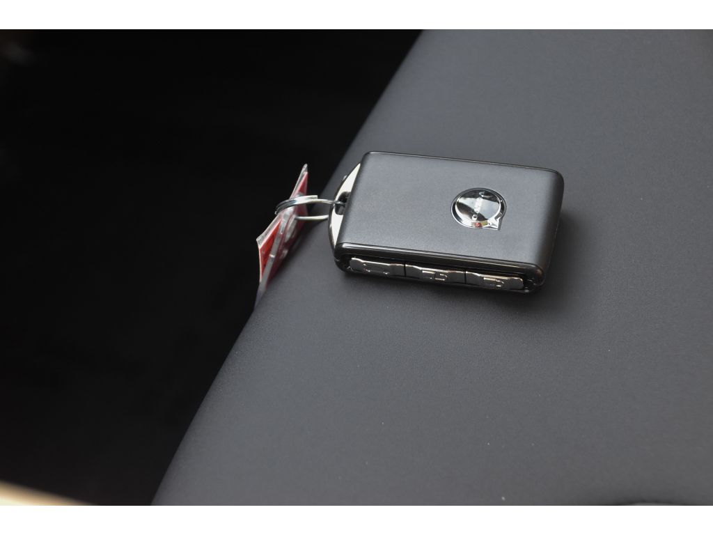 2026 Volvo XC60 Plus - Photo 40