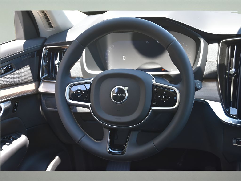 2026 Volvo XC90 Plus - Photo 17