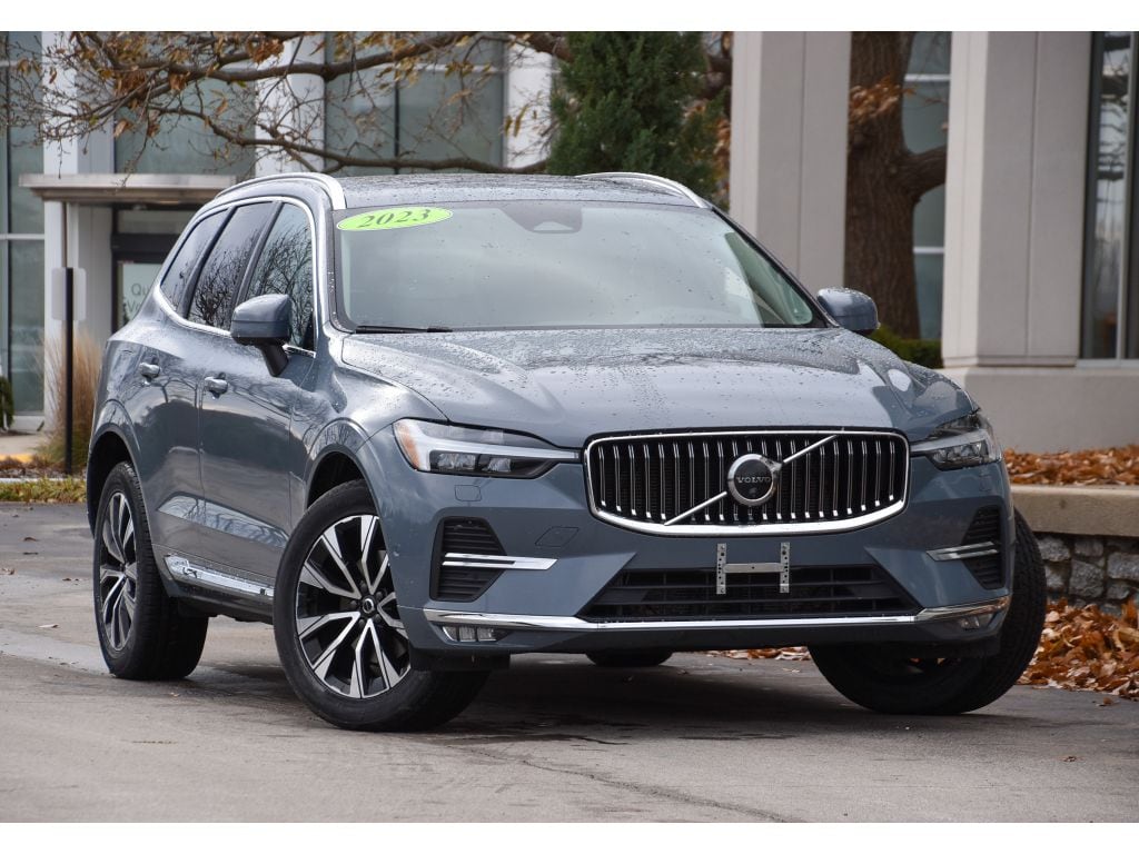 2023 Volvo XC60 Plus's photo
