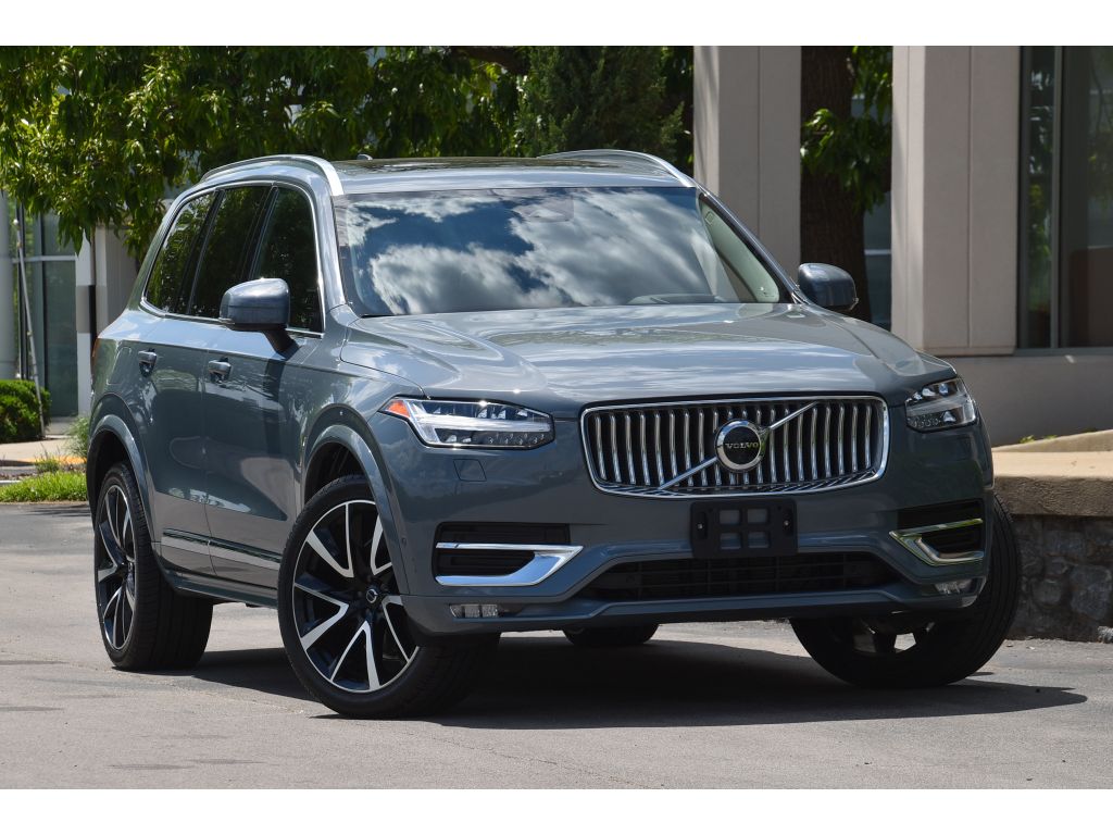 2023 Volvo XC90 B5 Plus 4WD's photo