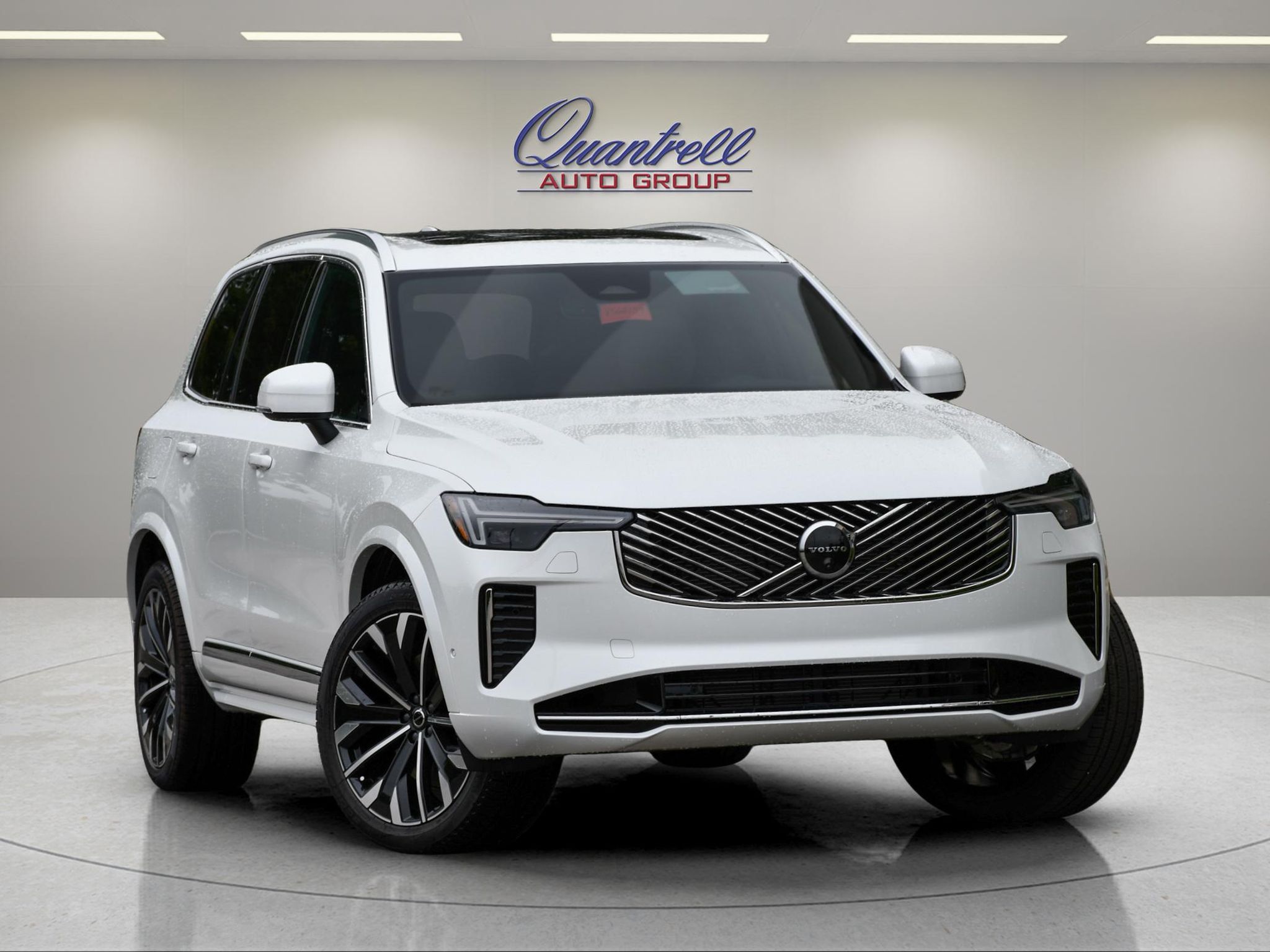 2027 Volvo XC90 plug-in hybrid T8 Plus 7-Seater AWD SUV