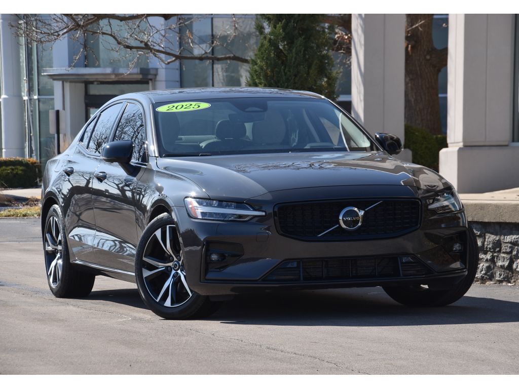 2025 Volvo S60 Plus