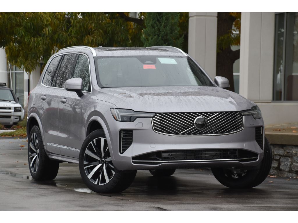 2026 Volvo XC90 Core's photo