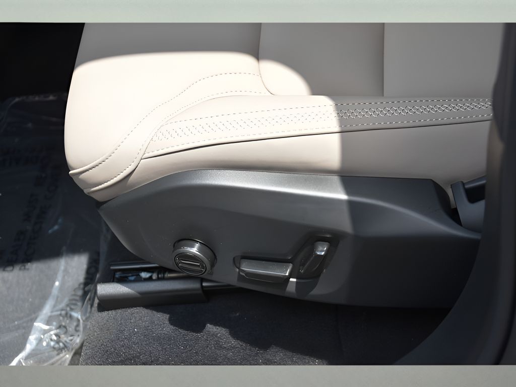 2026 Volvo XC90 Core - Photo 34