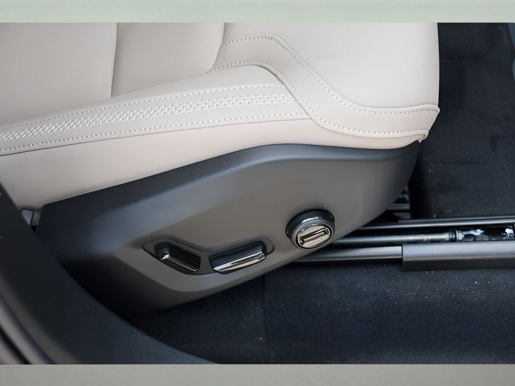 2026 Volvo XC90 Core - Photo 32
