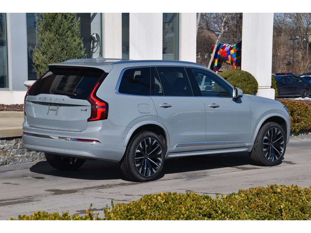 2026 Volvo XC90 Plus