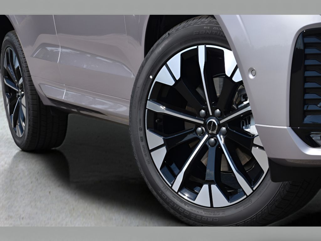 2026 Volvo XC60 Plus - Photo 9