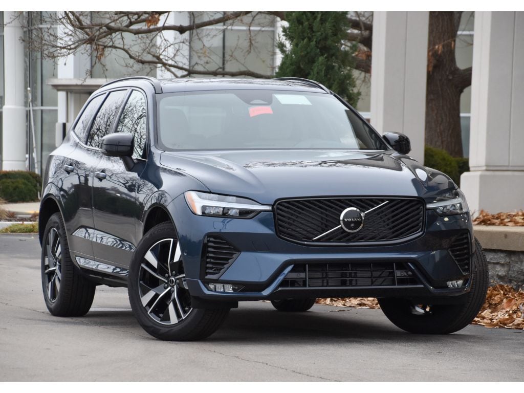 2026 Volvo XC60 Plus's photo
