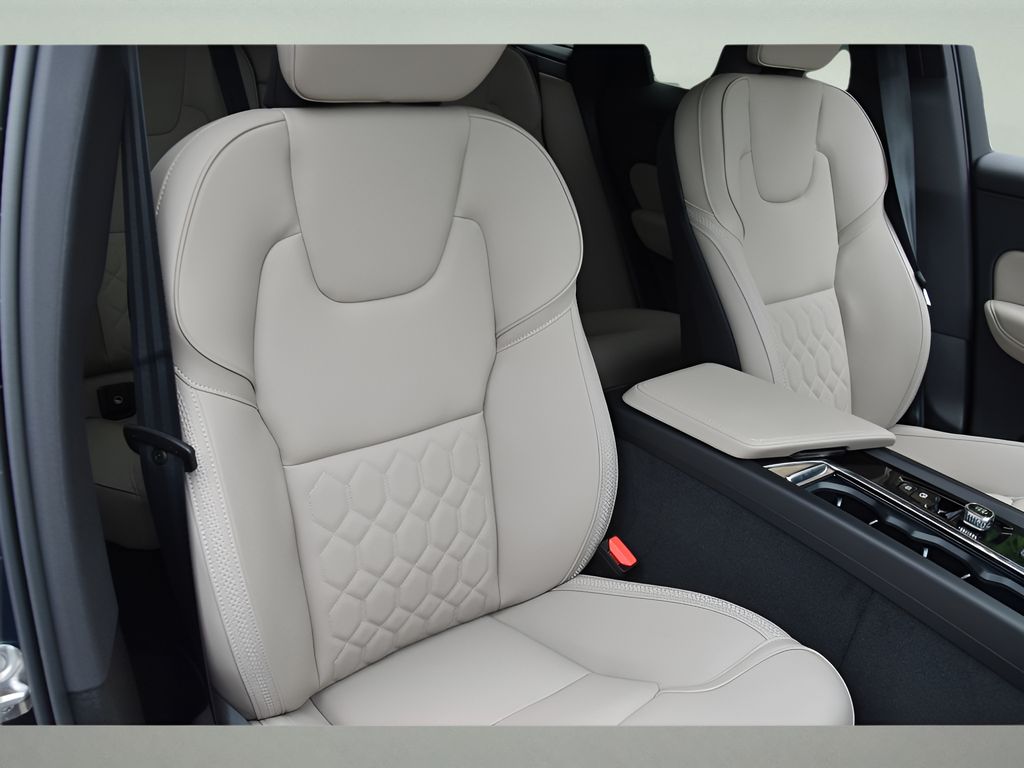 2026 Volvo XC60 Core - Photo 27