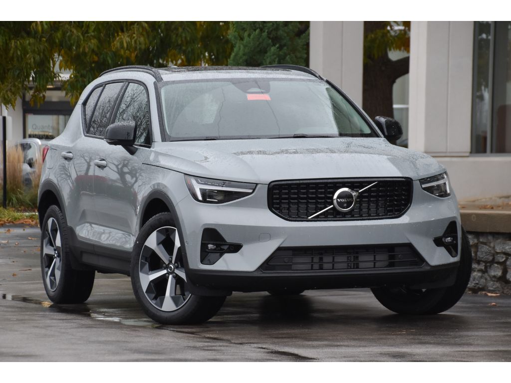 2026 Volvo XC40 Plus's photo