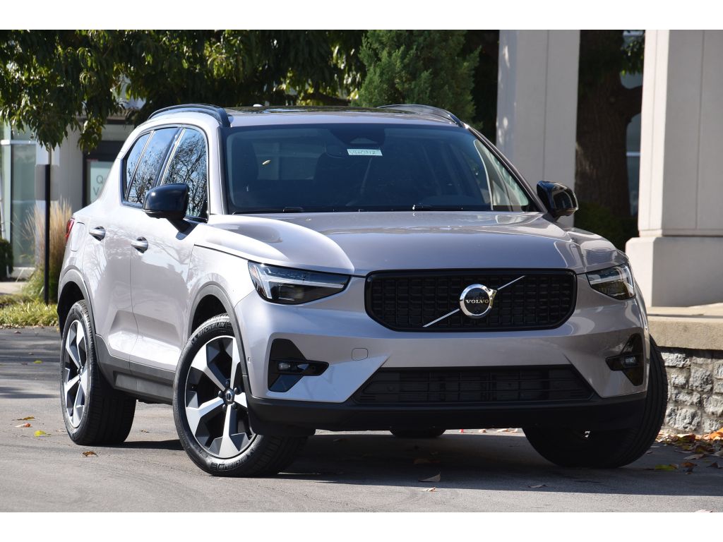 2026 Volvo XC40 Plus's photo