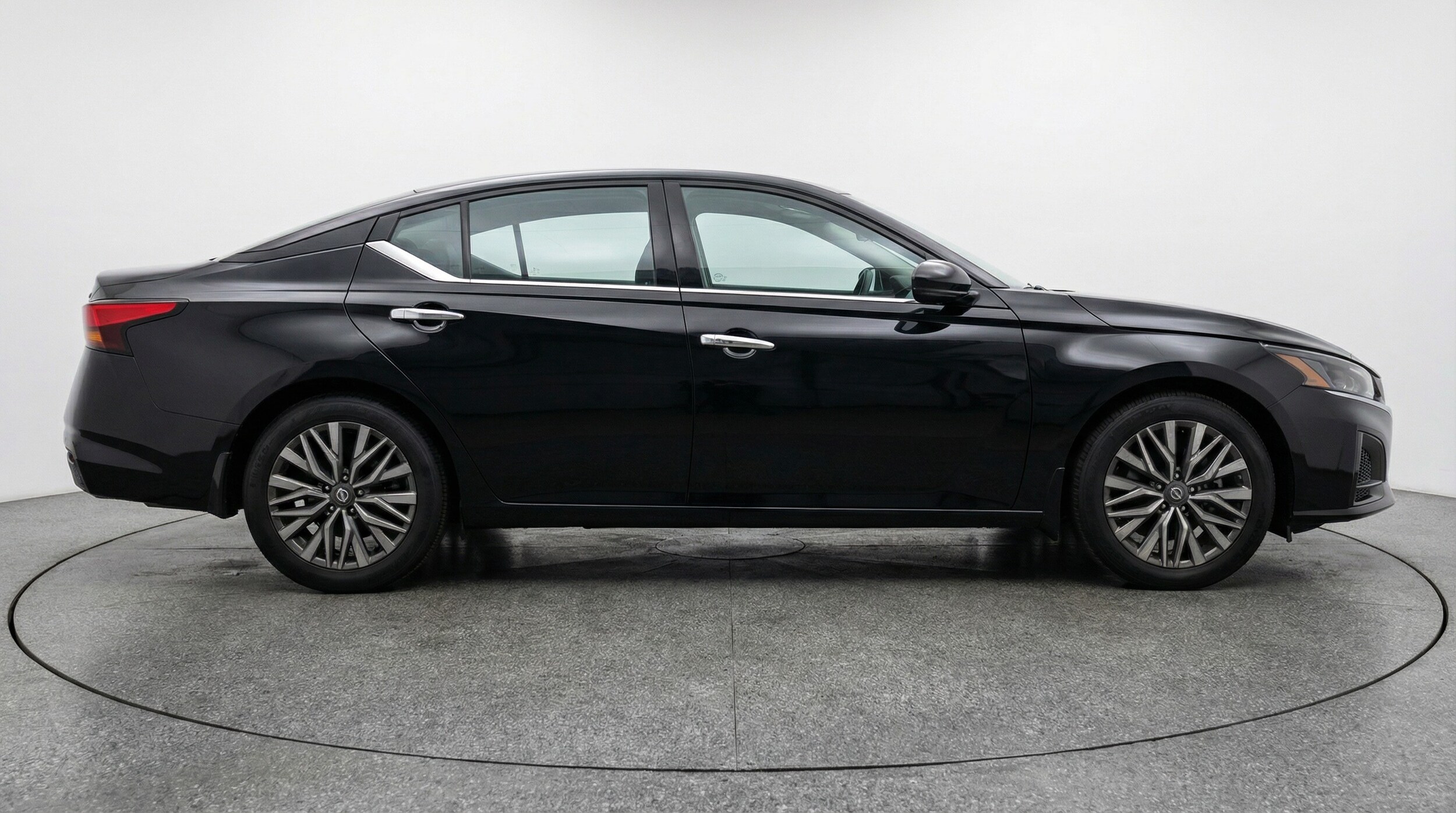 Thumbnail: 2025 Nissan Altima - 8