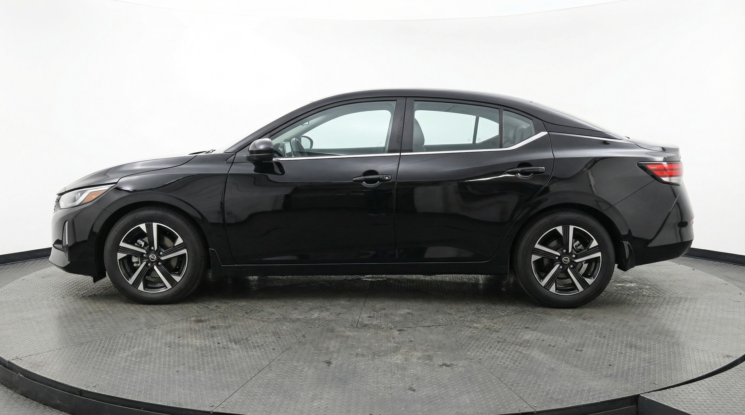 Thumbnail: 2025 Nissan Sentra - 4