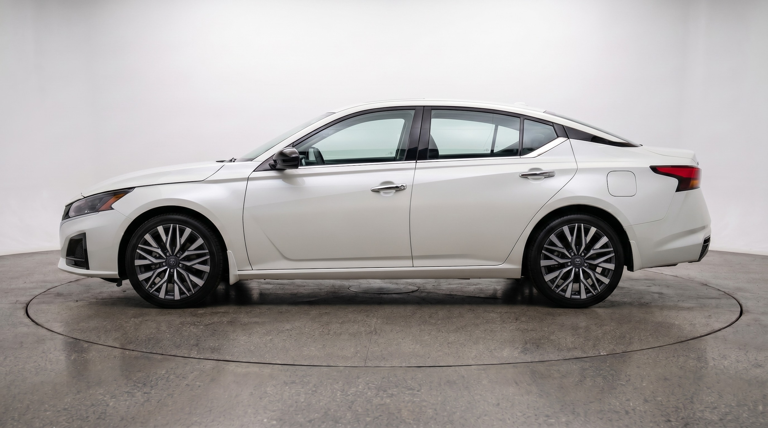 Thumbnail: 2025 Nissan Altima - 4