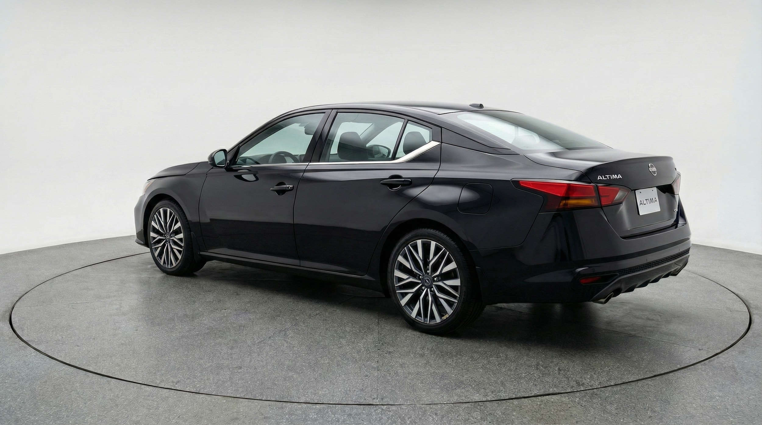 Thumbnail: 2025 Nissan Altima - 5