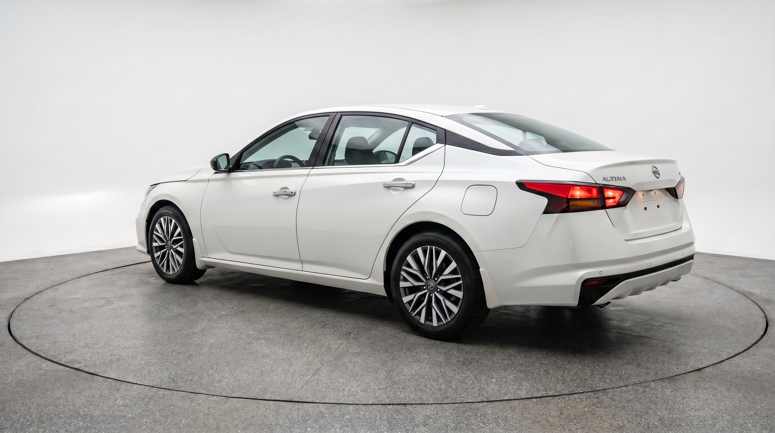 Thumbnail: 2025 Nissan Altima - 5