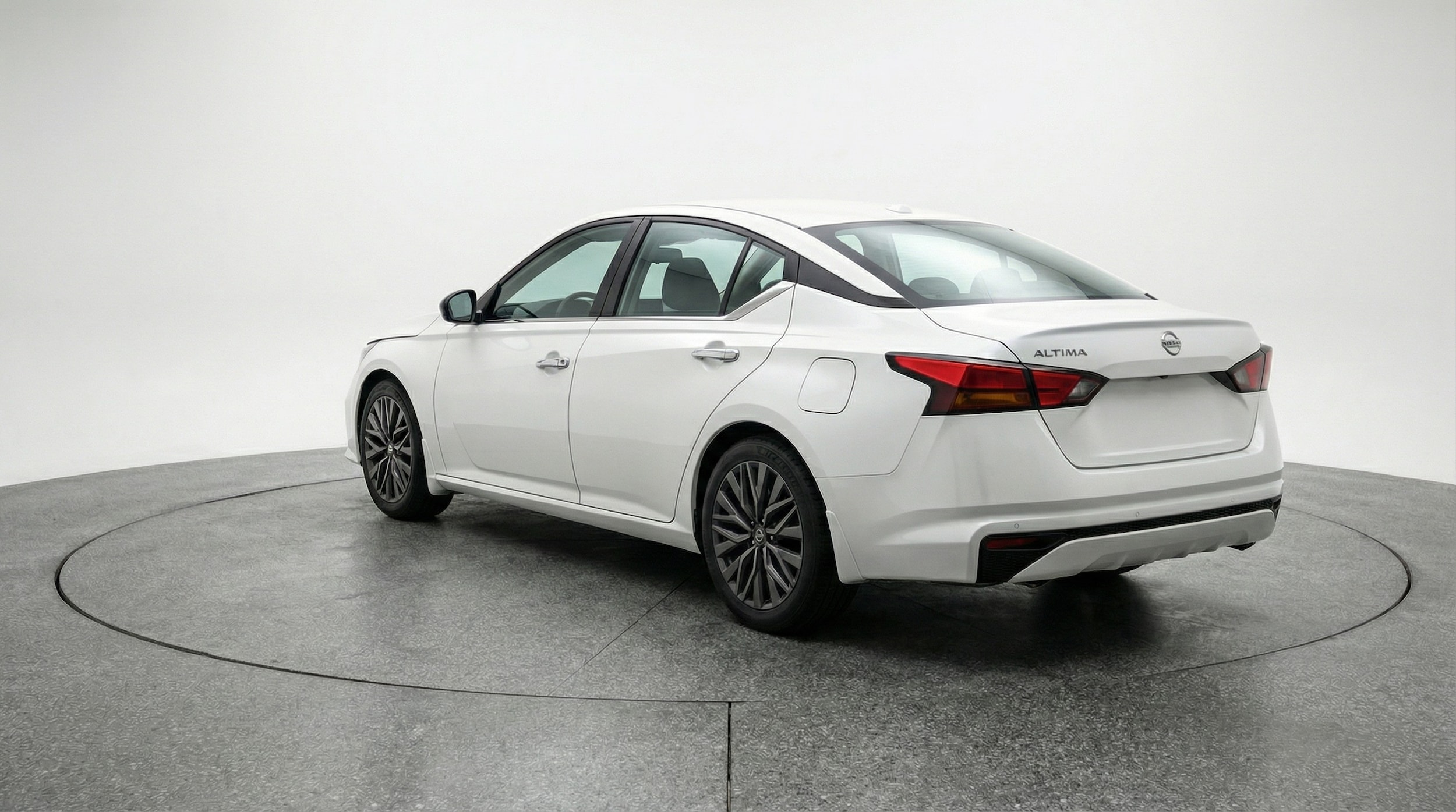 Thumbnail: 2025 Nissan Altima - 5