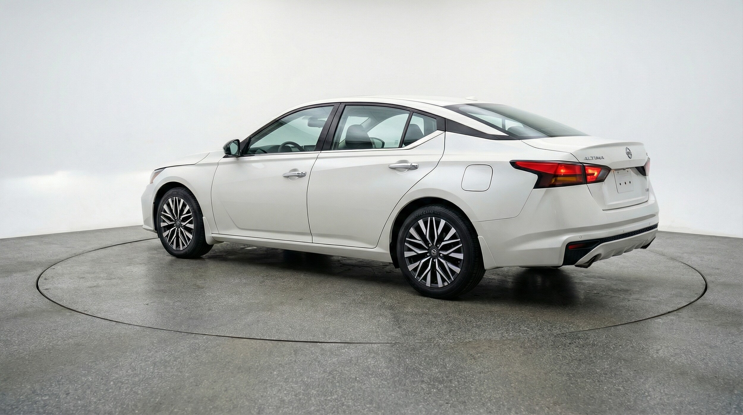 Thumbnail: 2025 Nissan Altima - 5