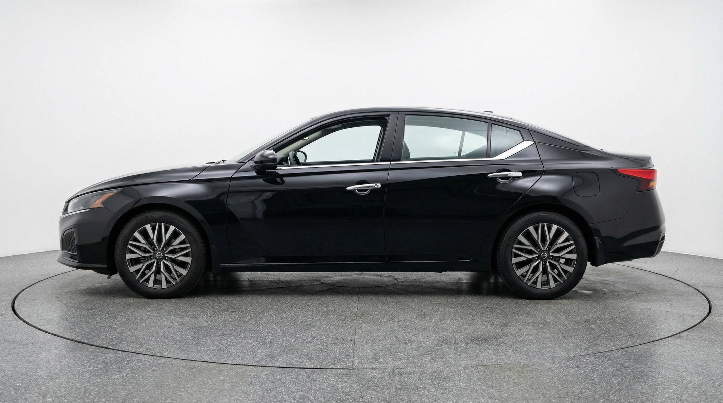 Thumbnail: 2025 Nissan Altima - 4