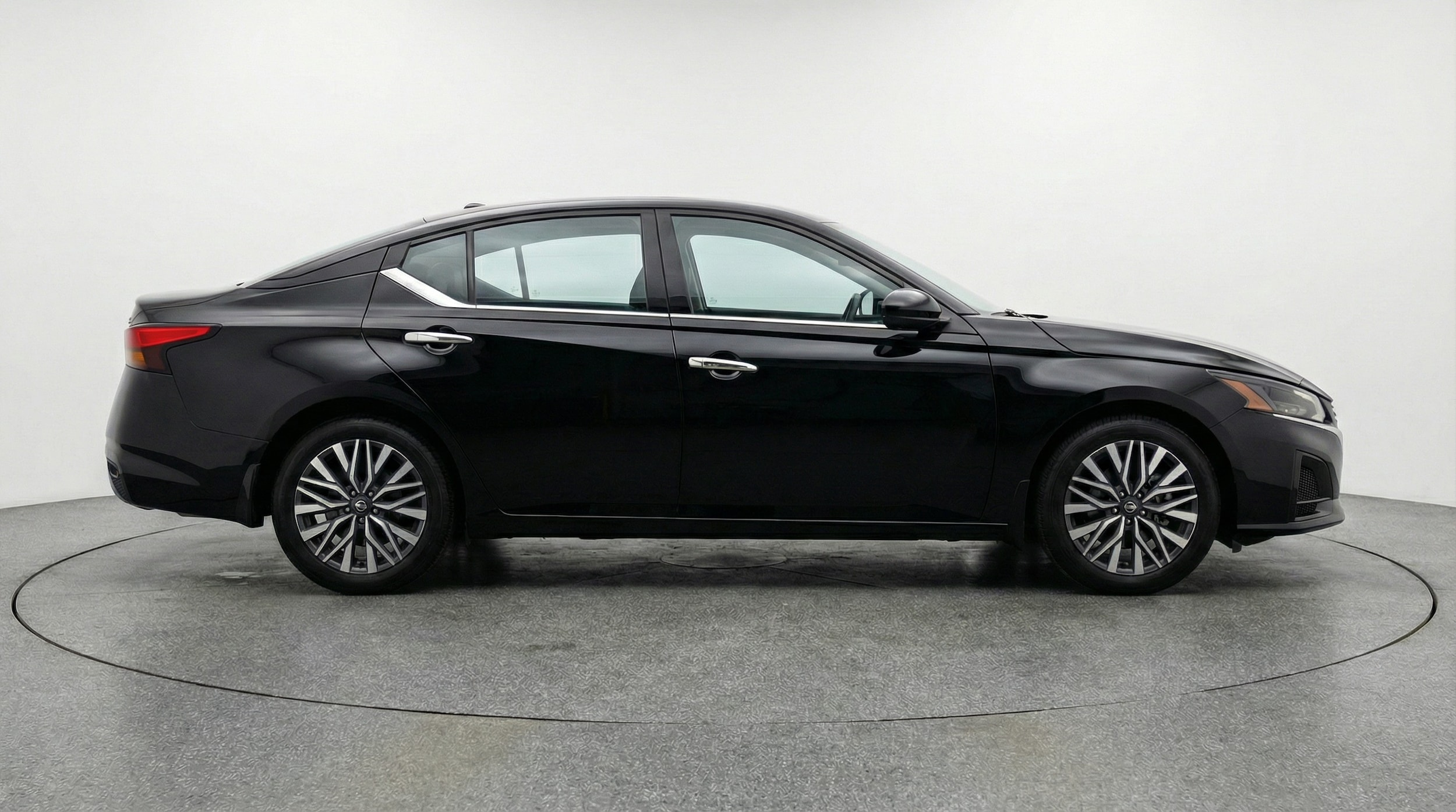 Thumbnail: 2025 Nissan Altima - 8