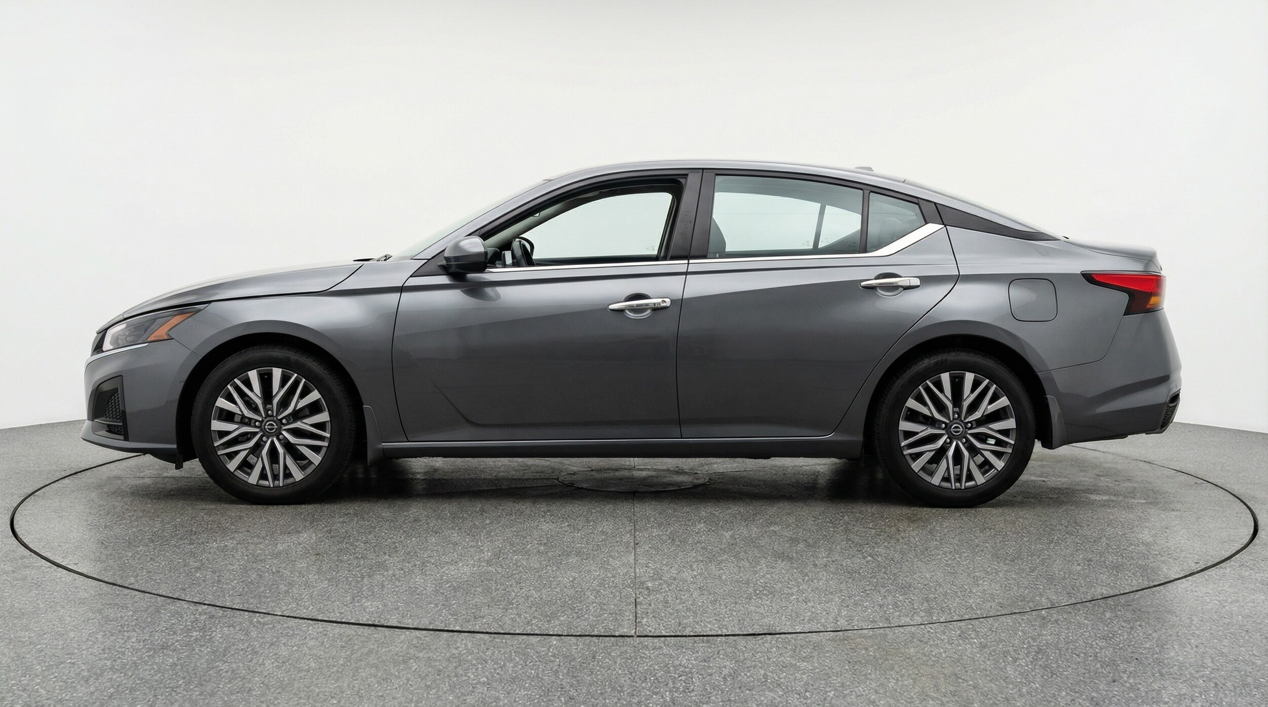 Thumbnail: 2025 Nissan Altima - 4