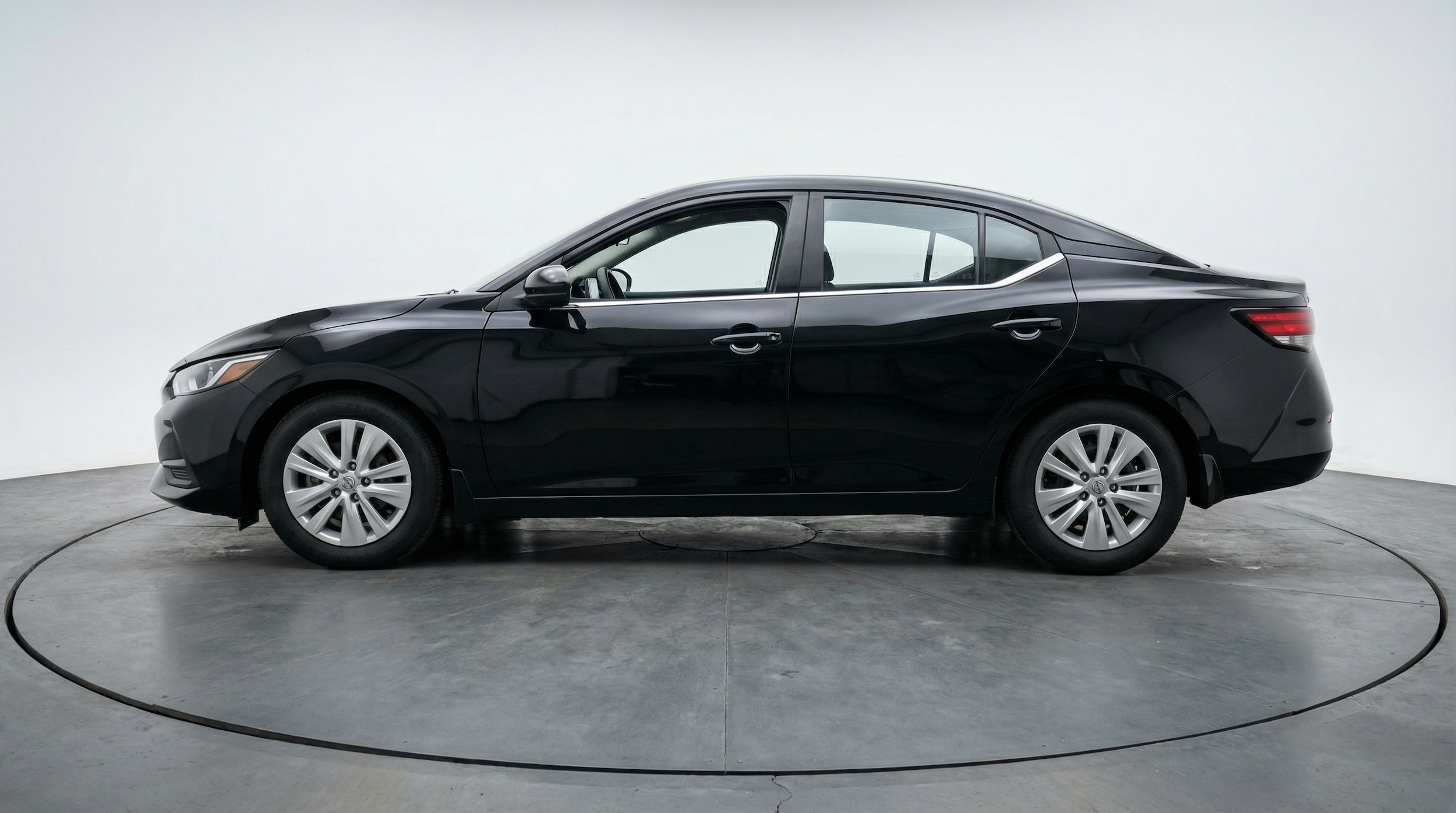 Thumbnail: 2025 Nissan Sentra - 4