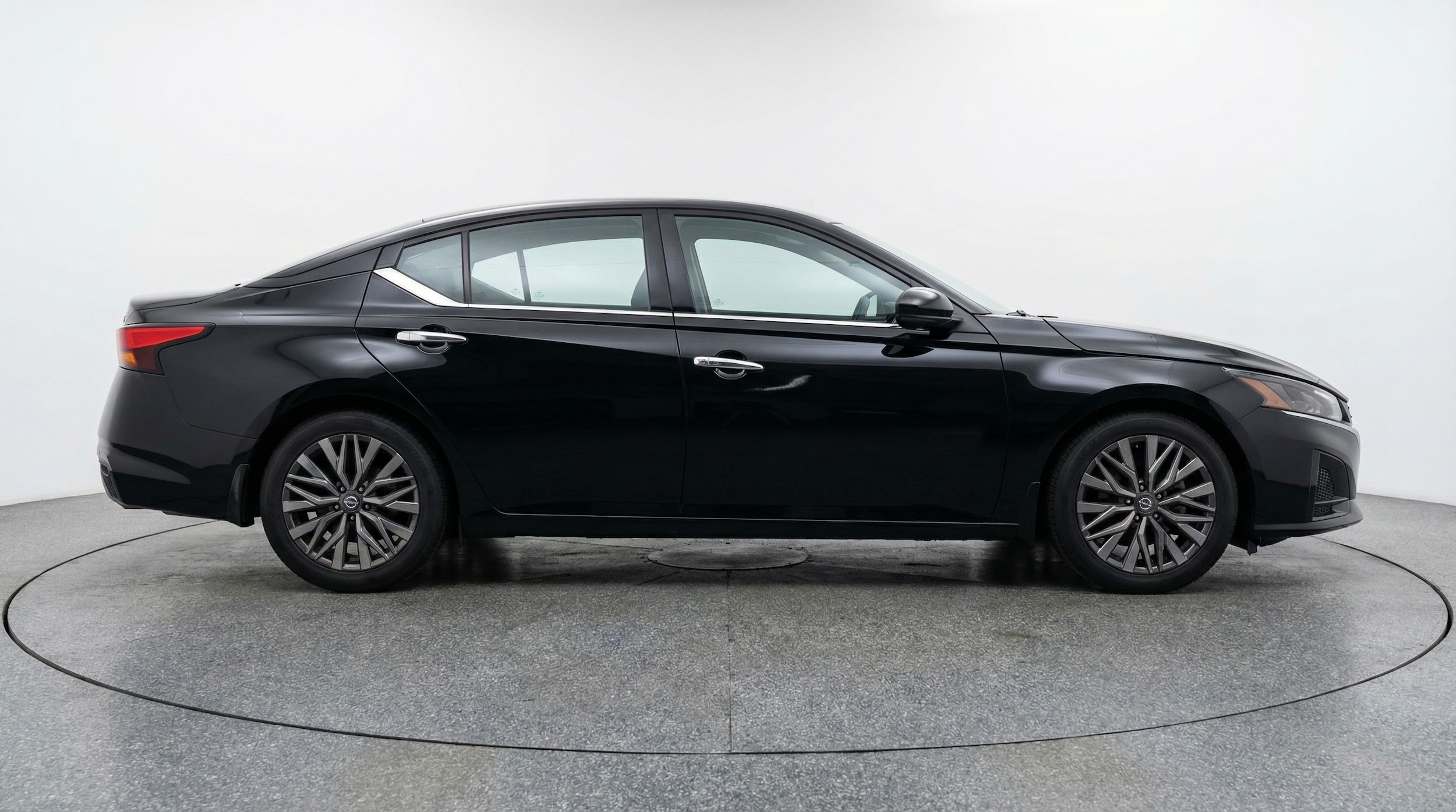 Thumbnail: 2025 Nissan Altima - 8