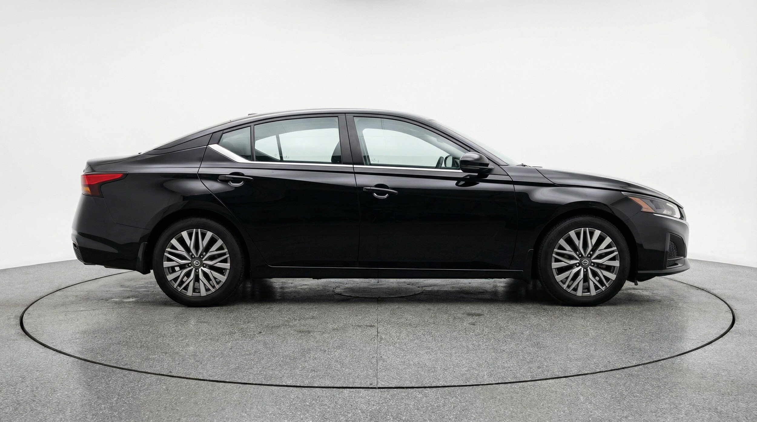 Thumbnail: 2025 Nissan Altima - 8