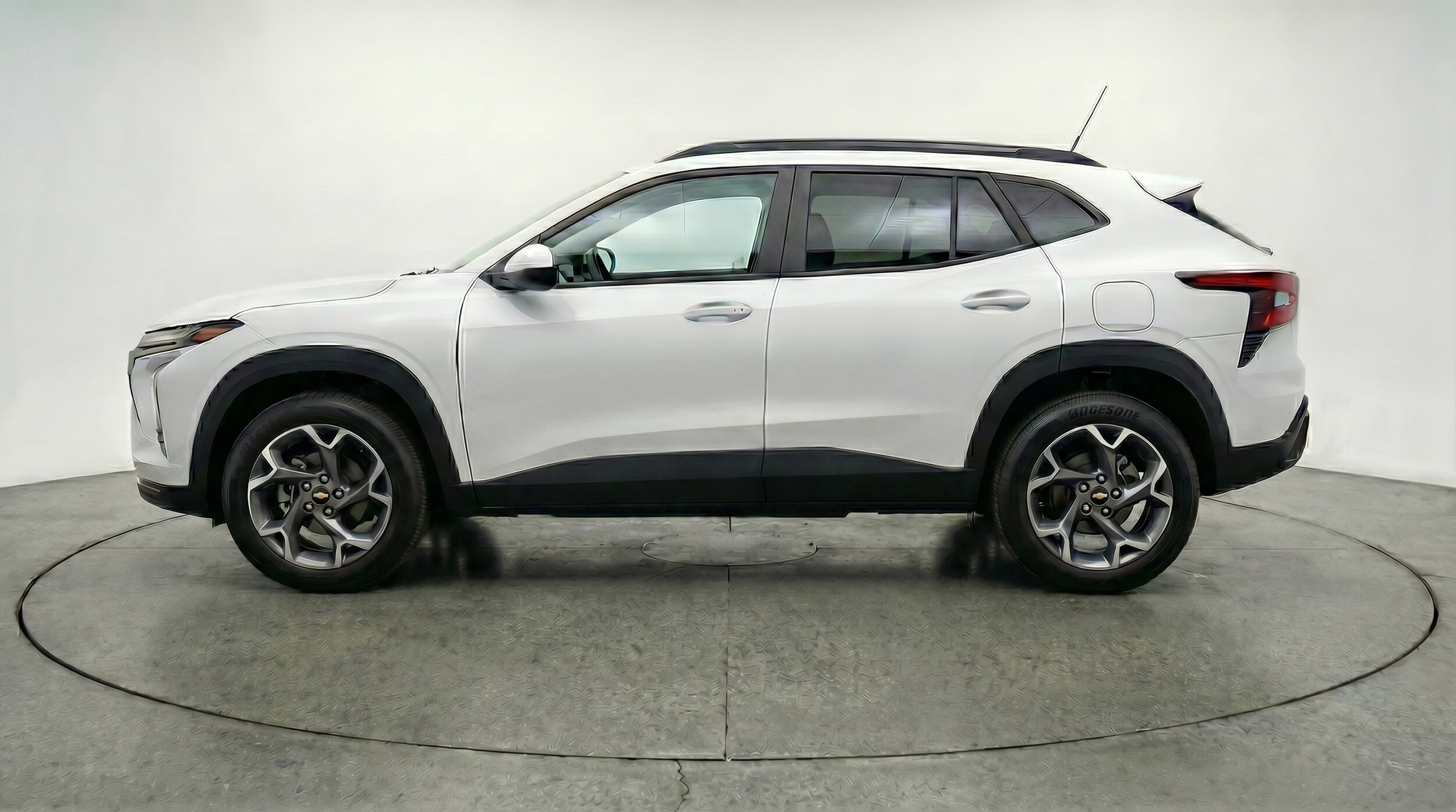 Thumbnail: 2025 Chevrolet Trax - 4