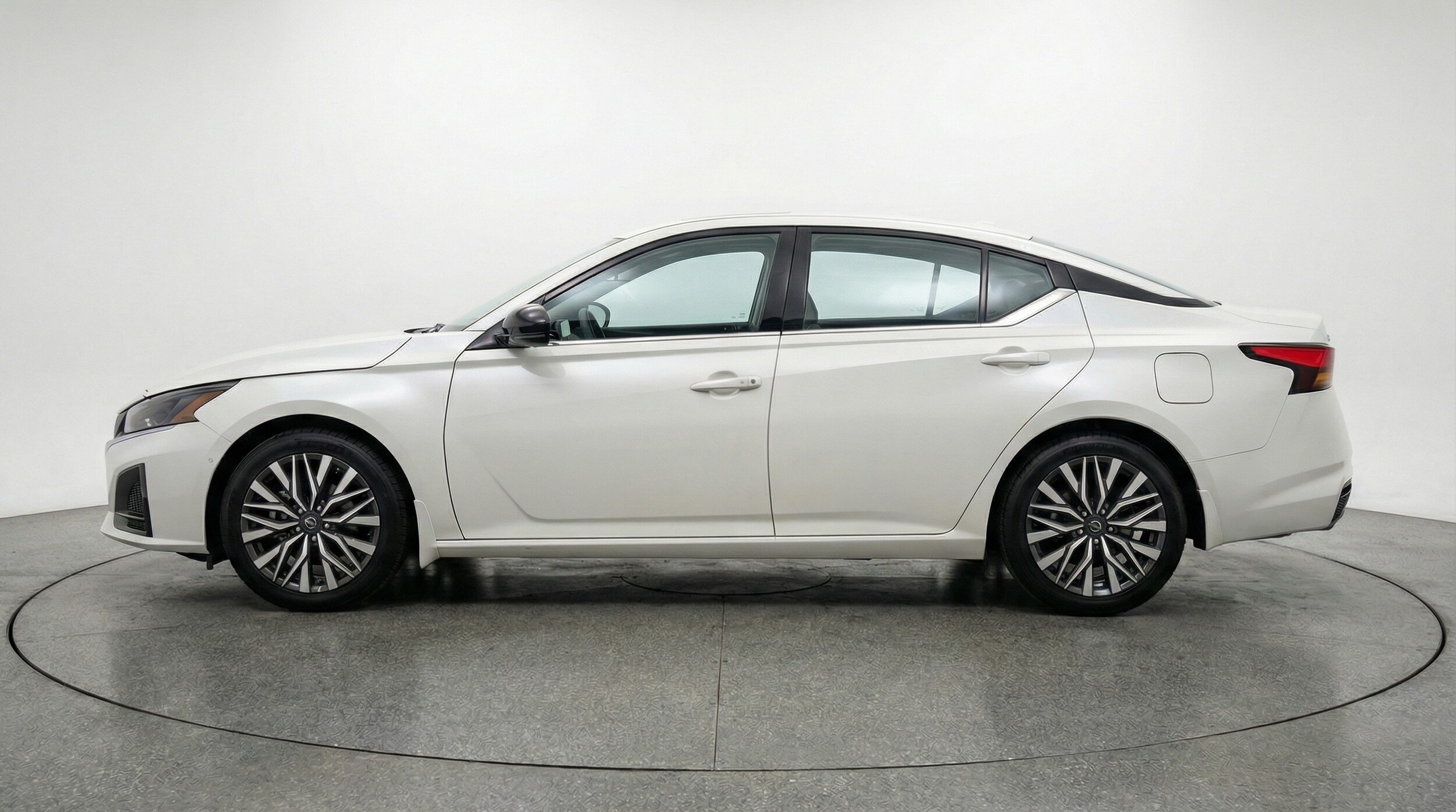 Thumbnail: 2025 Nissan Altima - 4