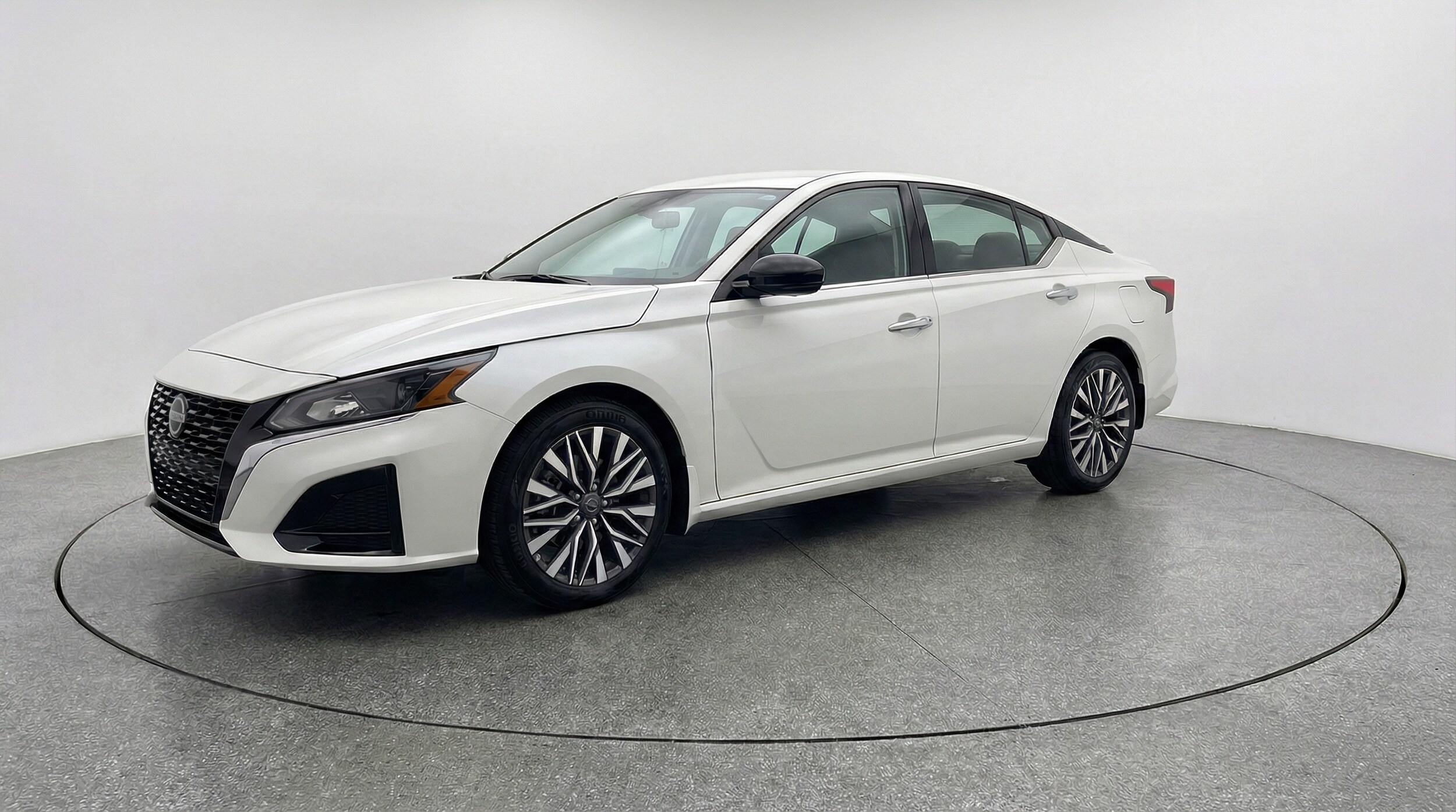 Thumbnail: 2025 Nissan Altima - 3