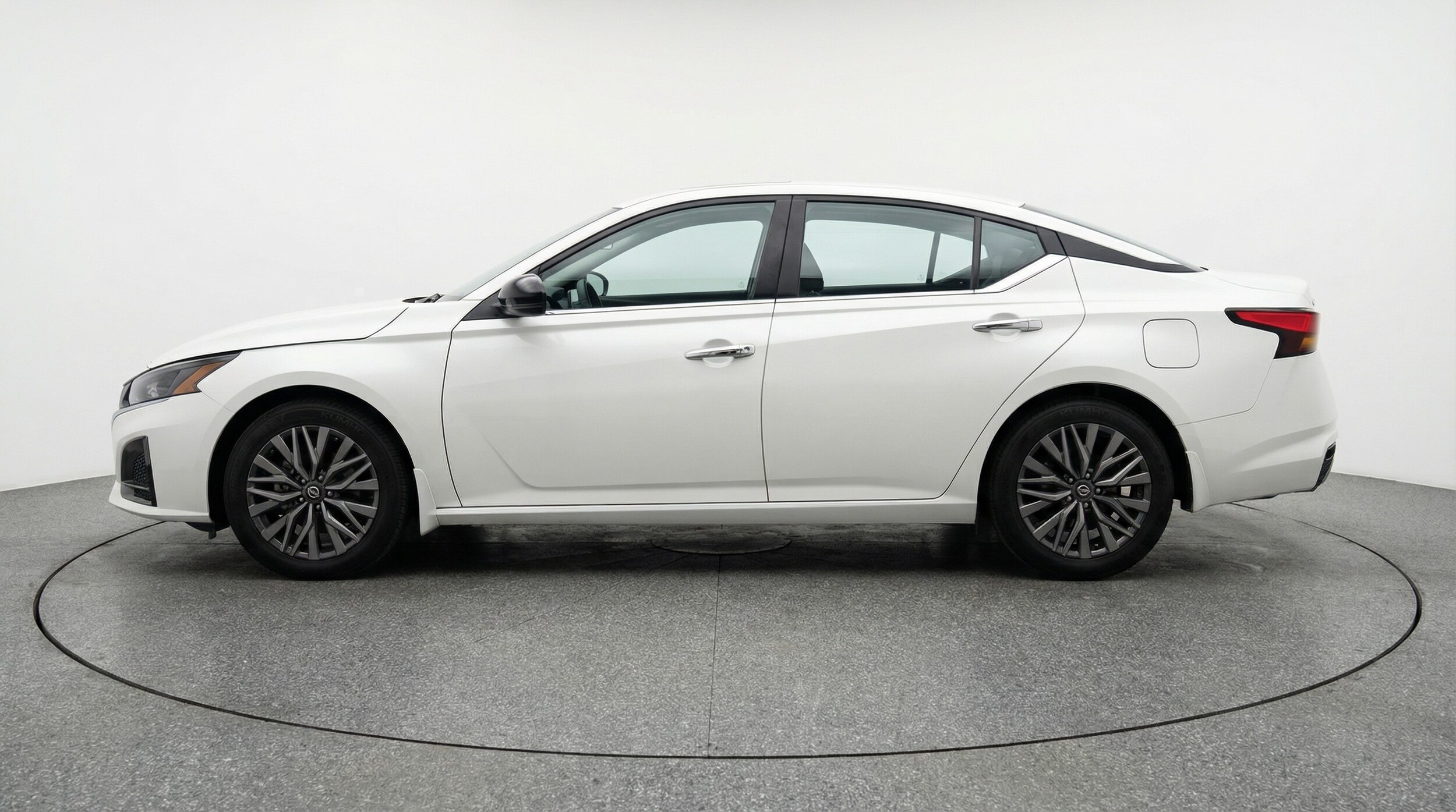 Thumbnail: 2025 Nissan Altima - 4