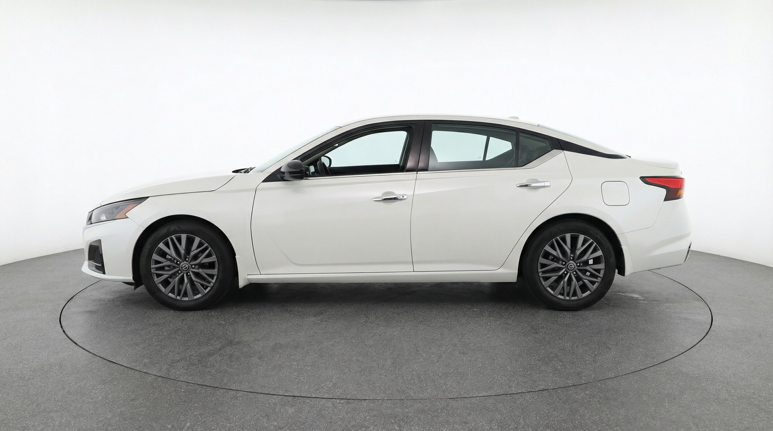 Thumbnail: 2025 Nissan Altima - 4