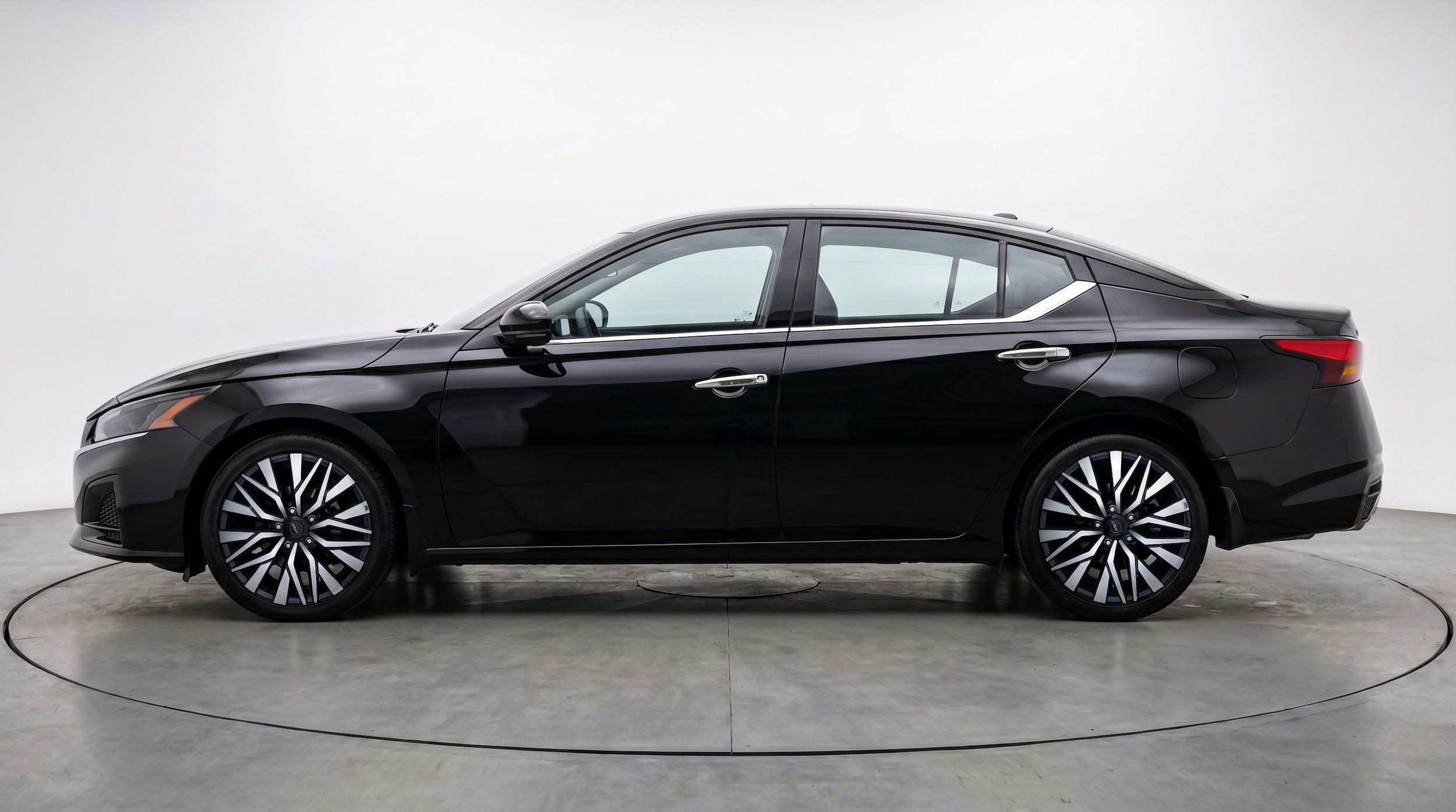 Thumbnail: 2025 Nissan Altima - 4