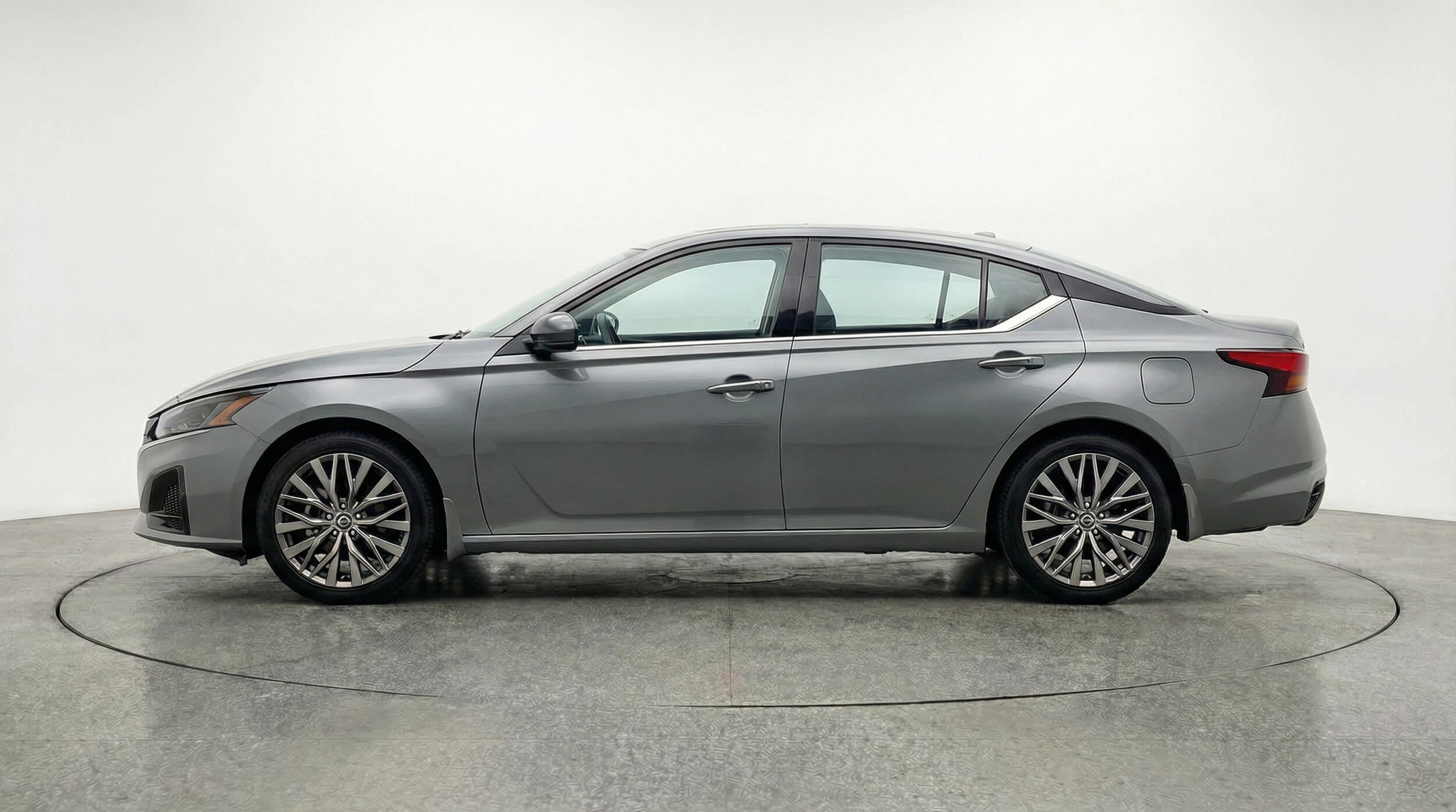 Thumbnail: 2025 Nissan Altima - 4