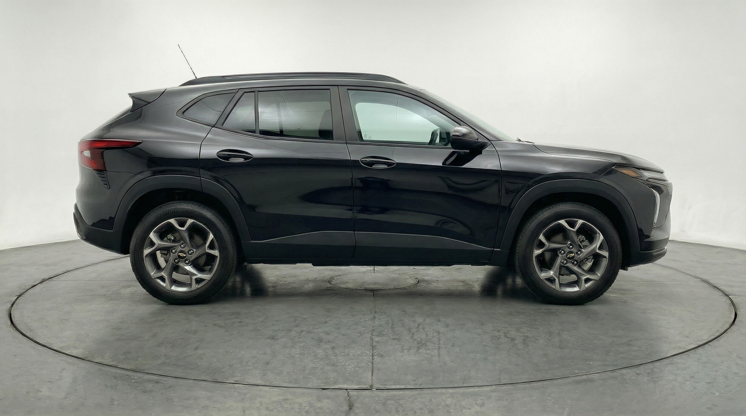 Thumbnail: 2025 Chevrolet Trax - 8