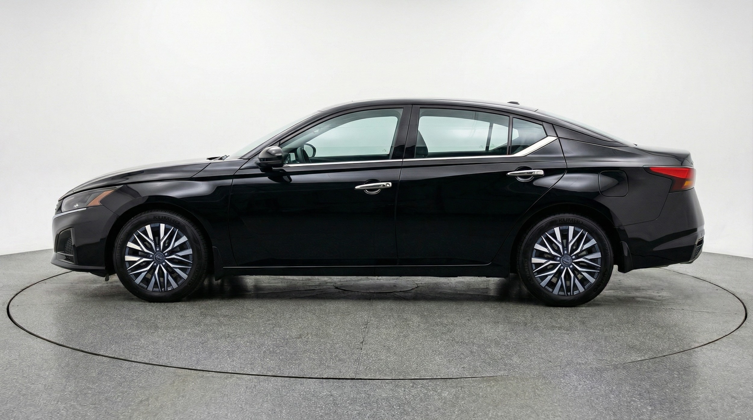 Thumbnail: 2025 Nissan Altima - 4