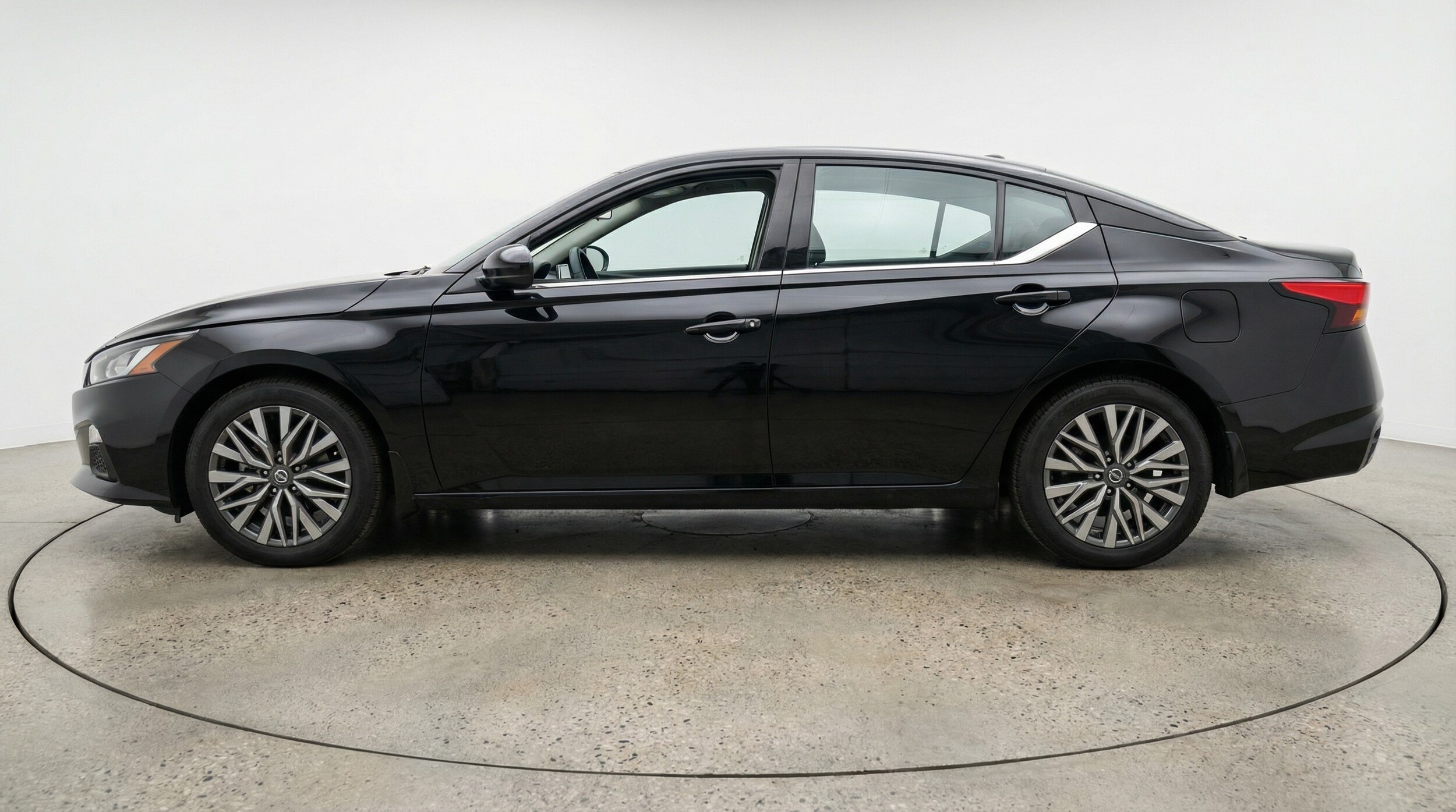 Thumbnail: 2025 Nissan Altima - 4