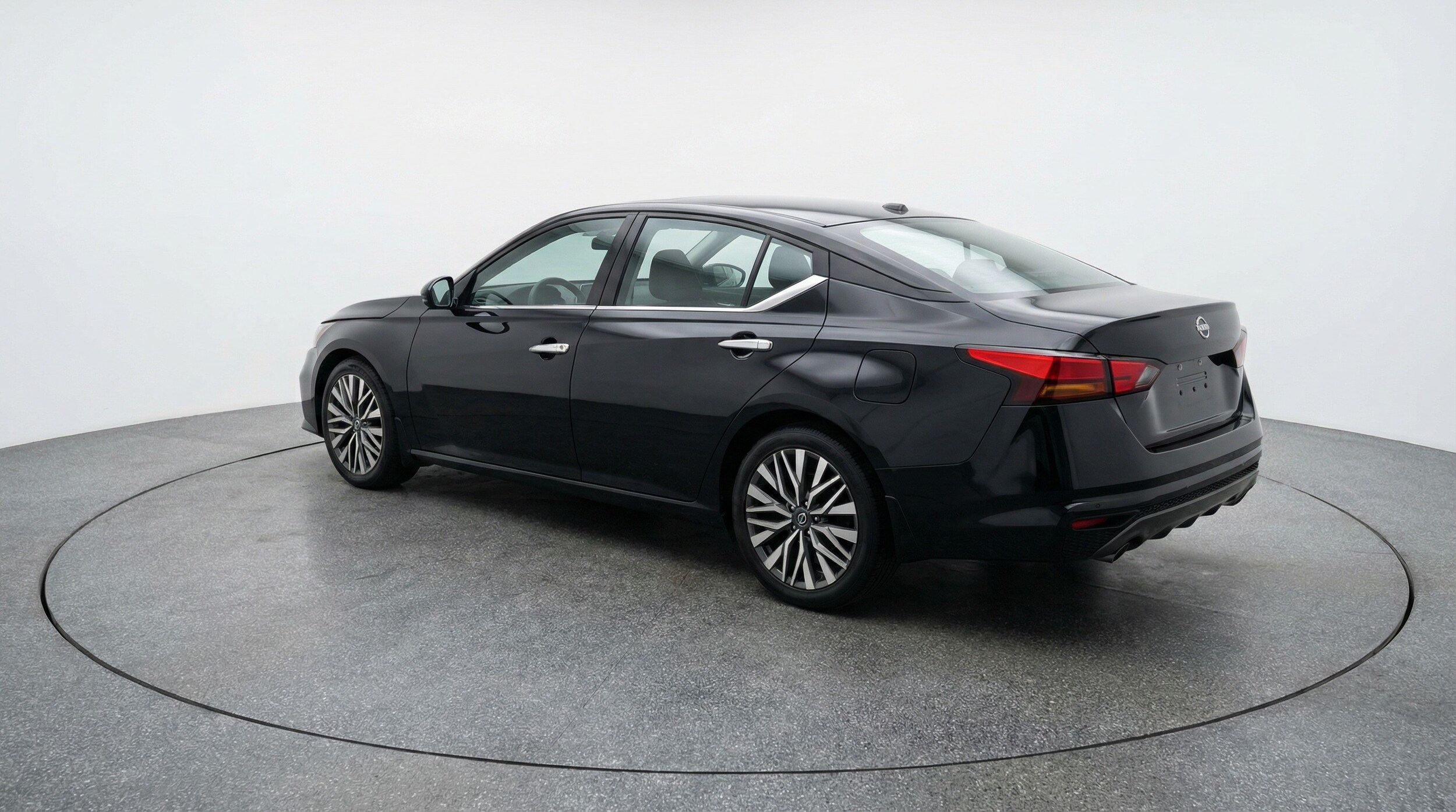 Thumbnail: 2025 Nissan Altima - 5