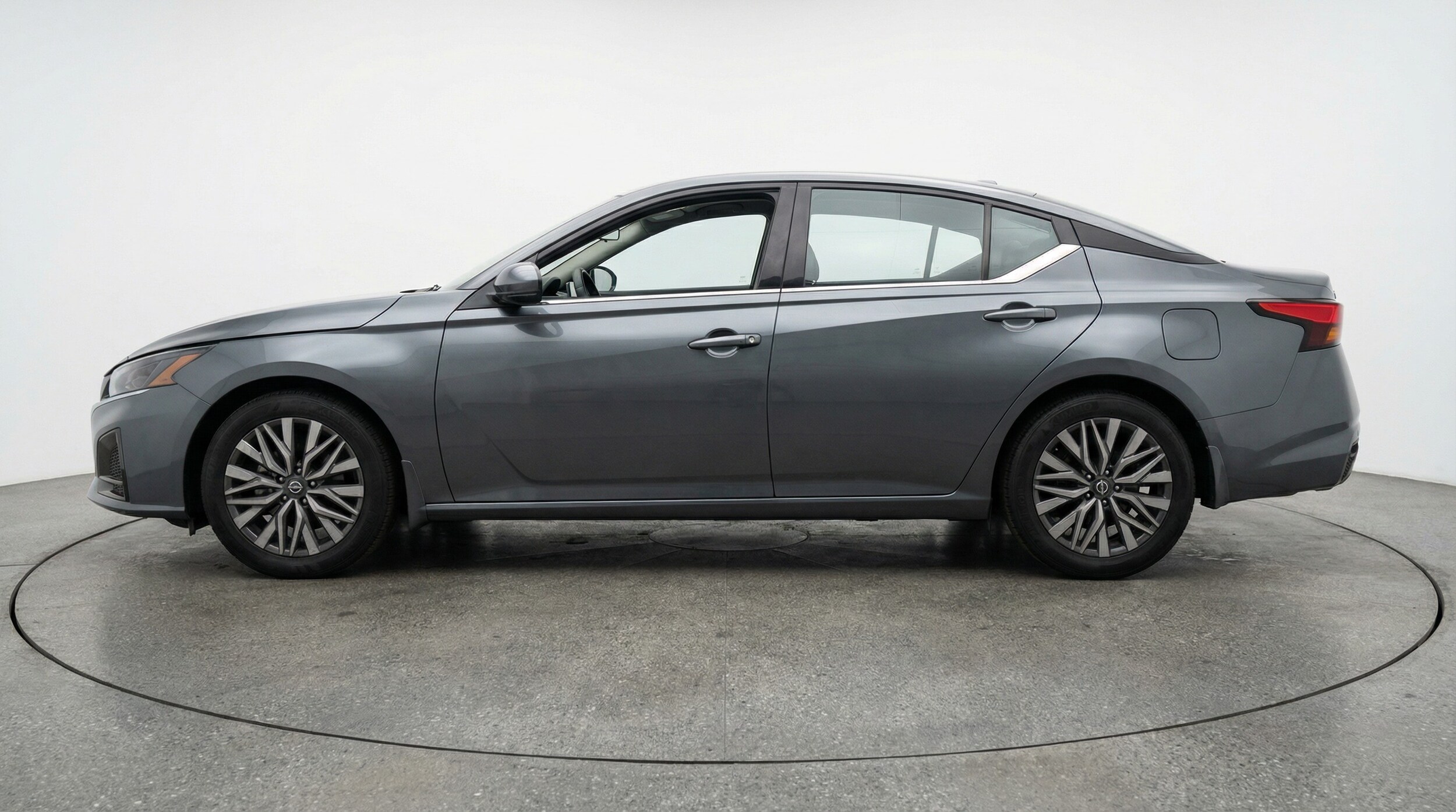Thumbnail: 2025 Nissan Altima - 4