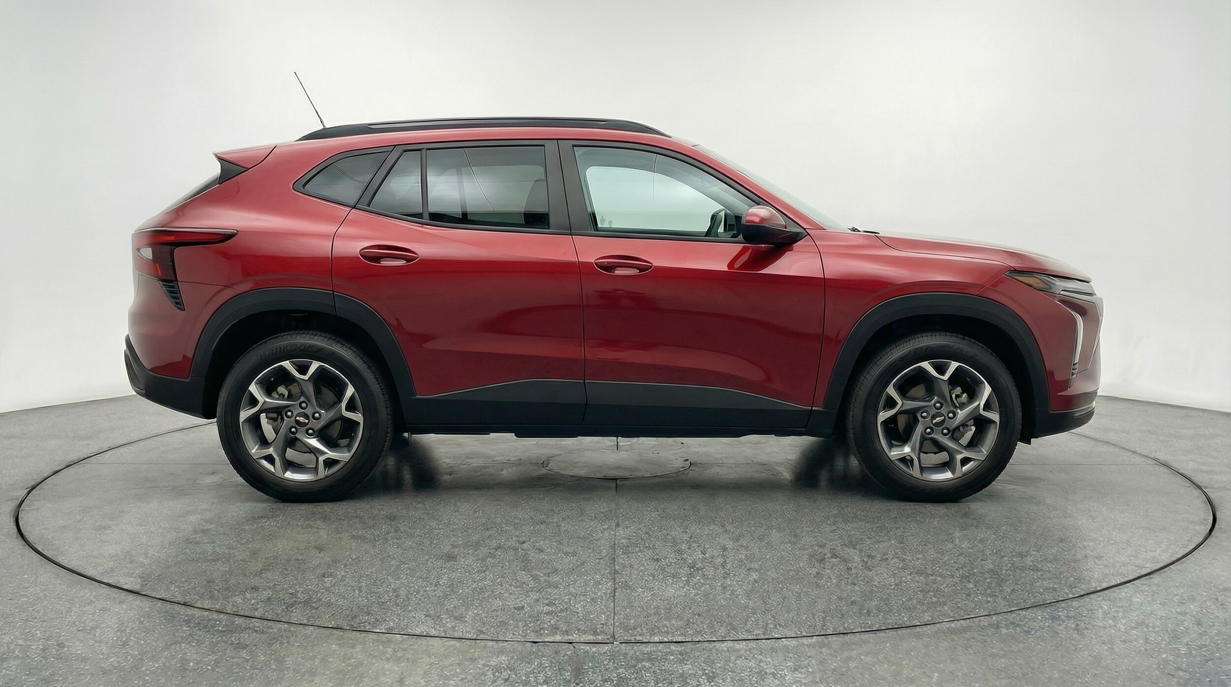 Thumbnail: 2025 Chevrolet Trax - 8