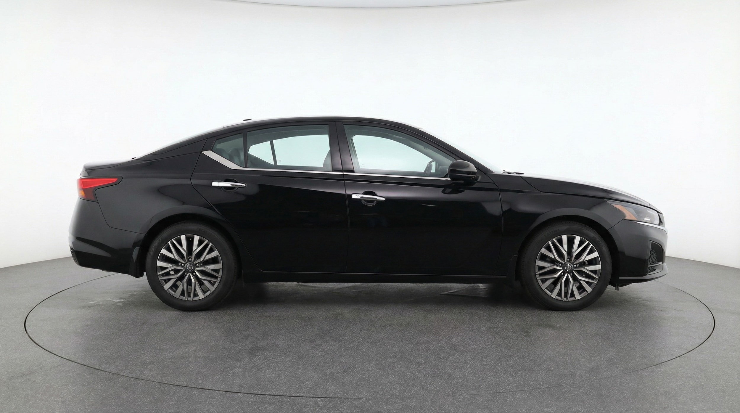 Thumbnail: 2025 Nissan Altima - 8