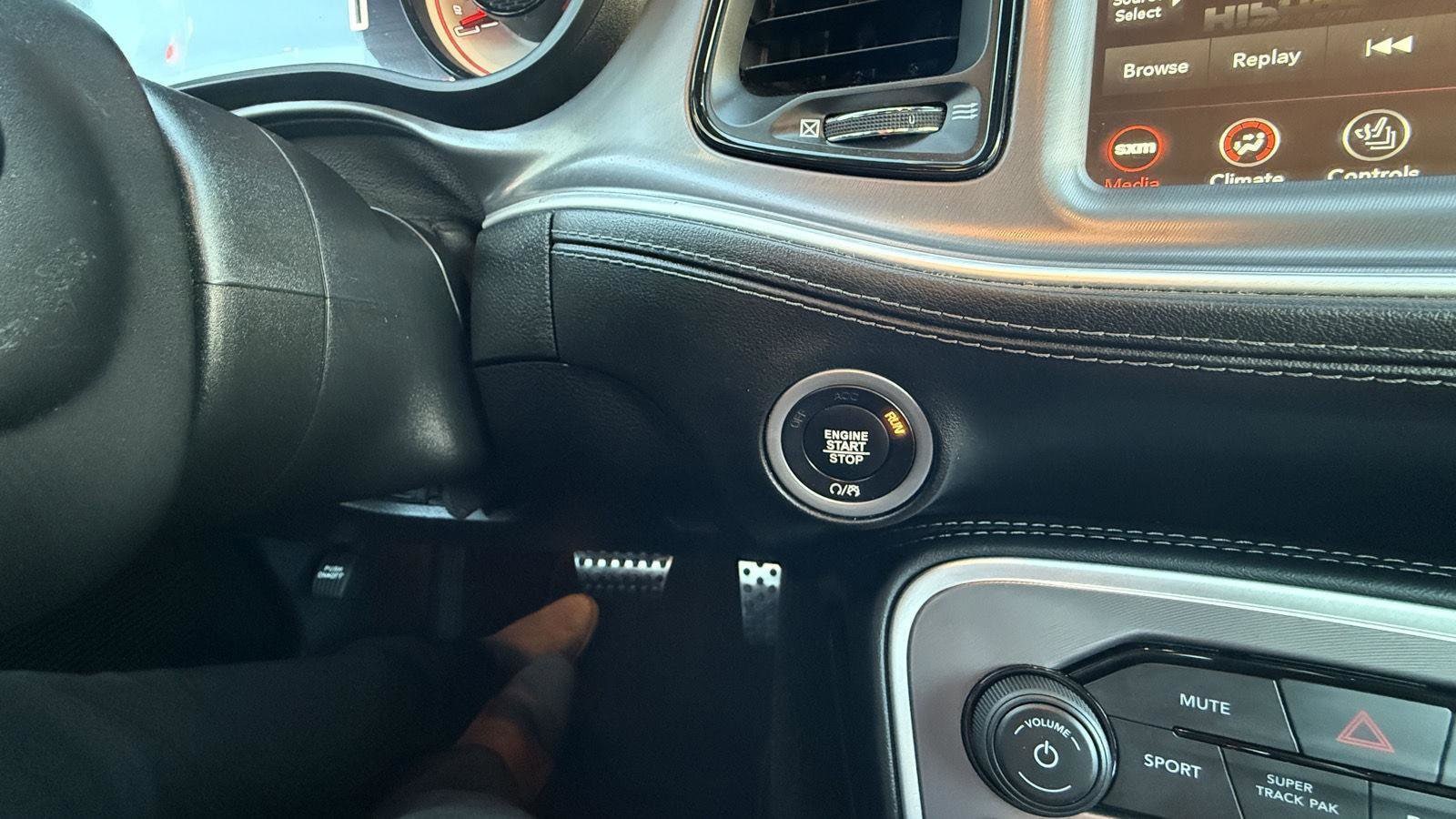 2022 Dodge Challenger R/T - Photo 13