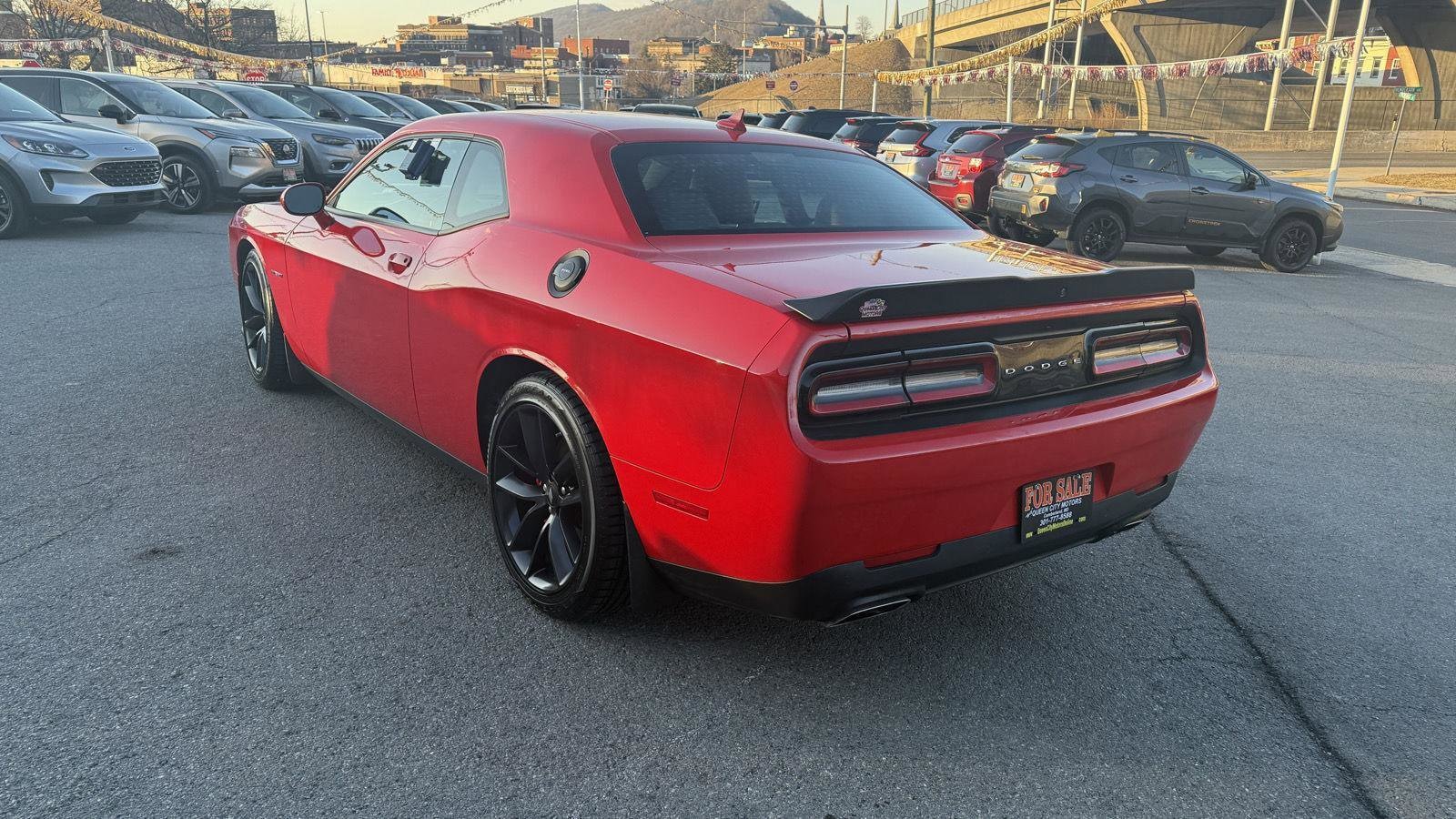 2022 Dodge Challenger R/T - Photo 6